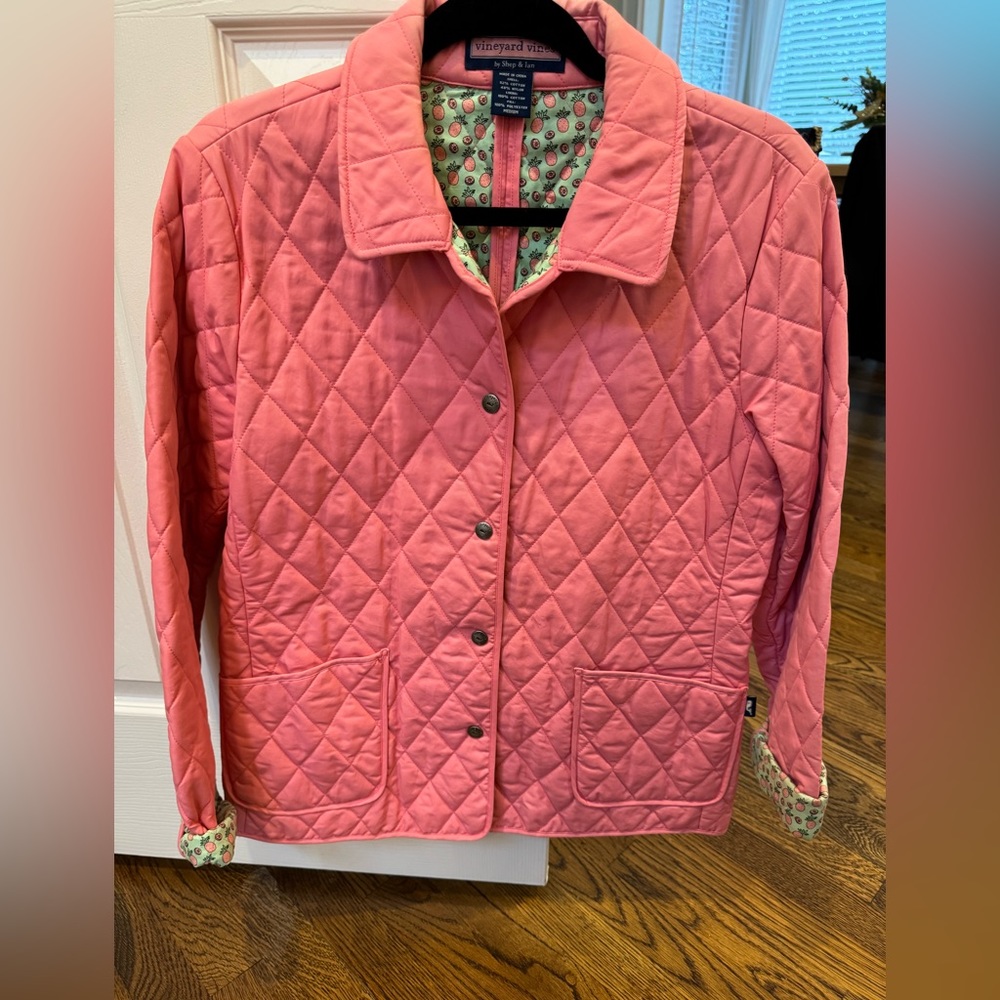 Quilted salmon pink vineyard vines jacket